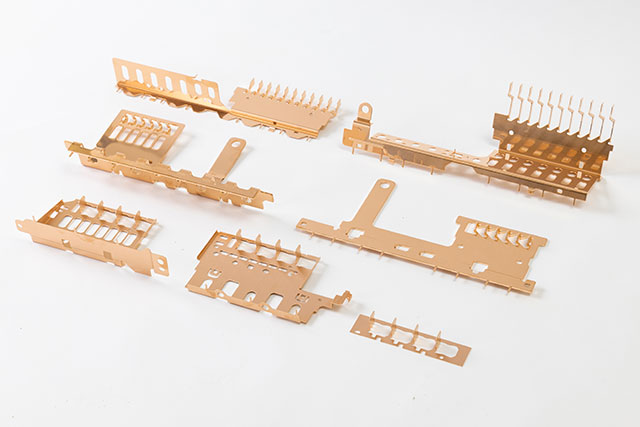 車載用バスバー